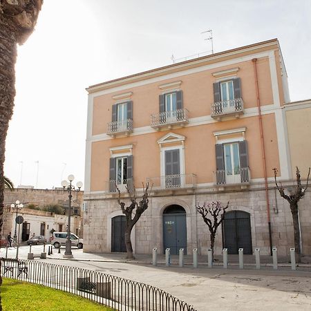 Albergo Lucy Trani Buitenkant foto