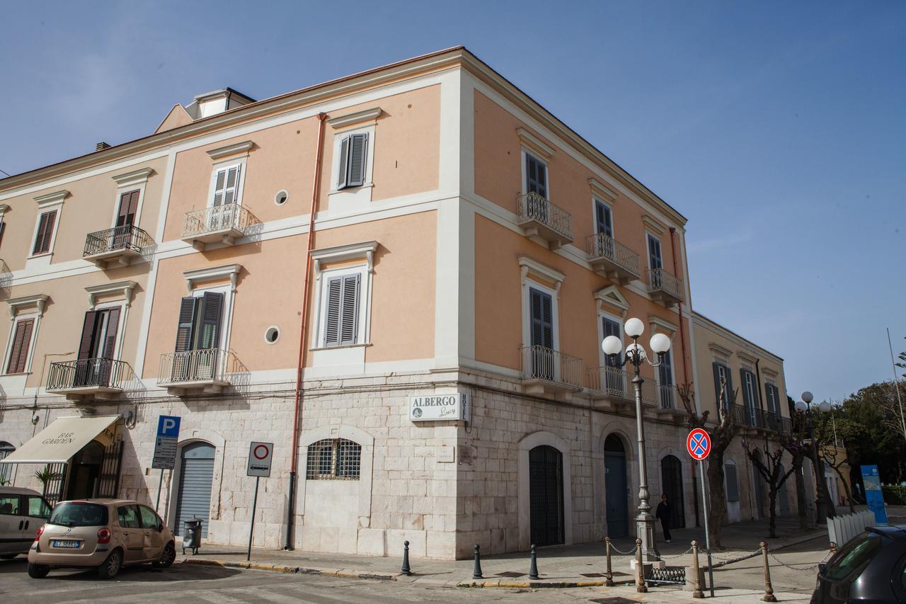 Albergo Lucy Trani Buitenkant foto