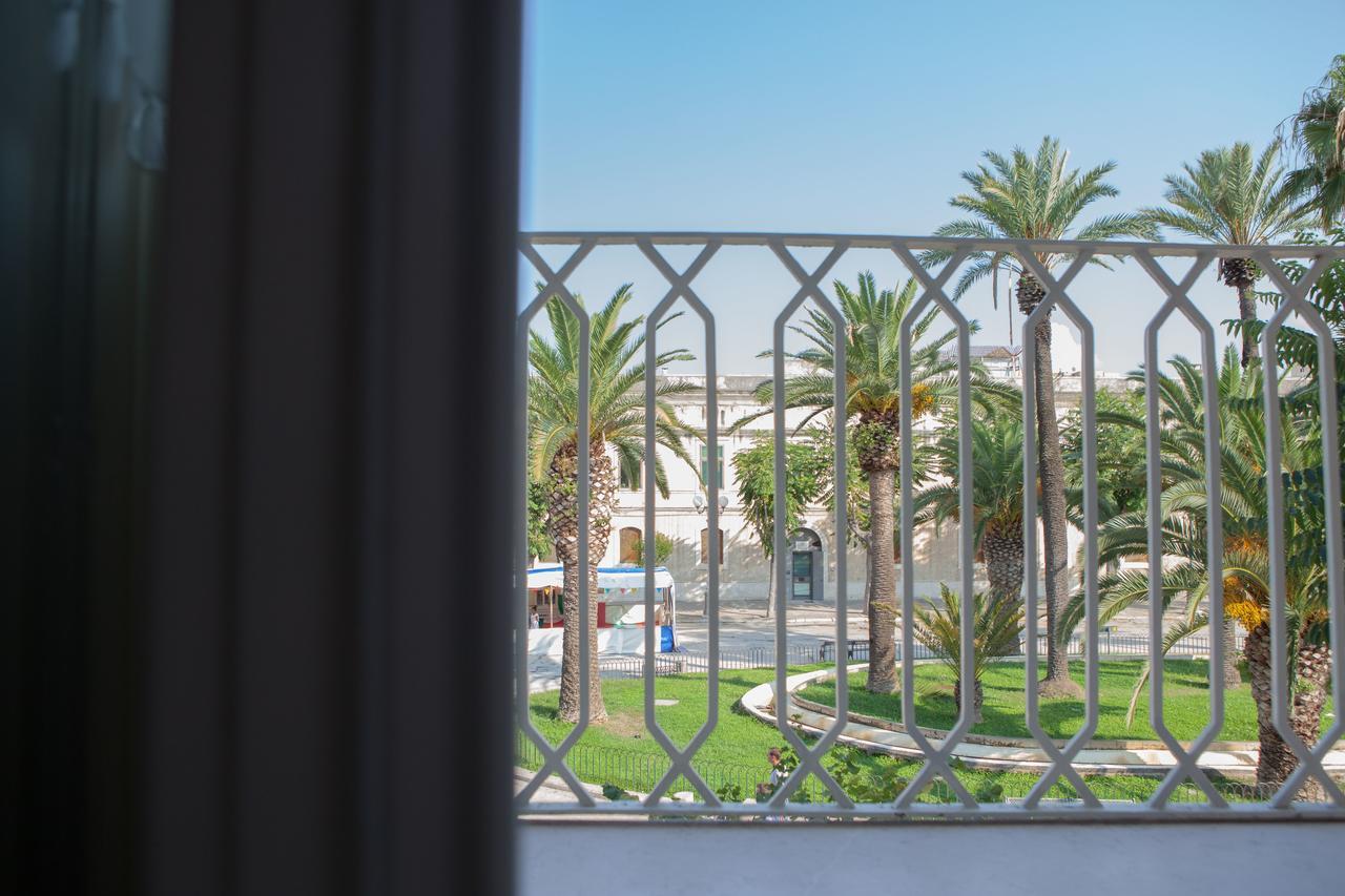 Albergo Lucy Trani Buitenkant foto
