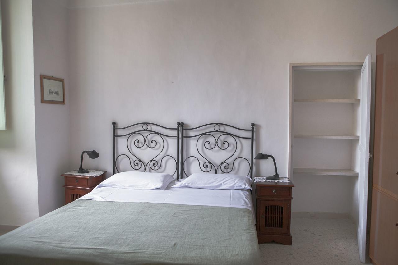 Albergo Lucy Trani Buitenkant foto
